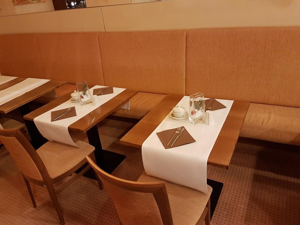 Gastehaus Am Rptc Hotel München Buitenkant foto