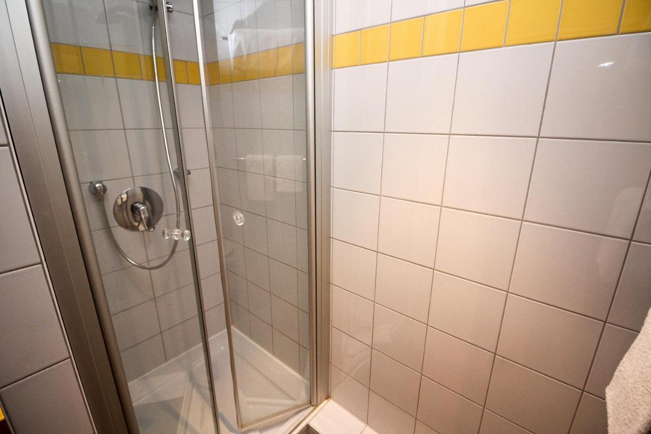 Gastehaus Am Rptc Hotel München Buitenkant foto