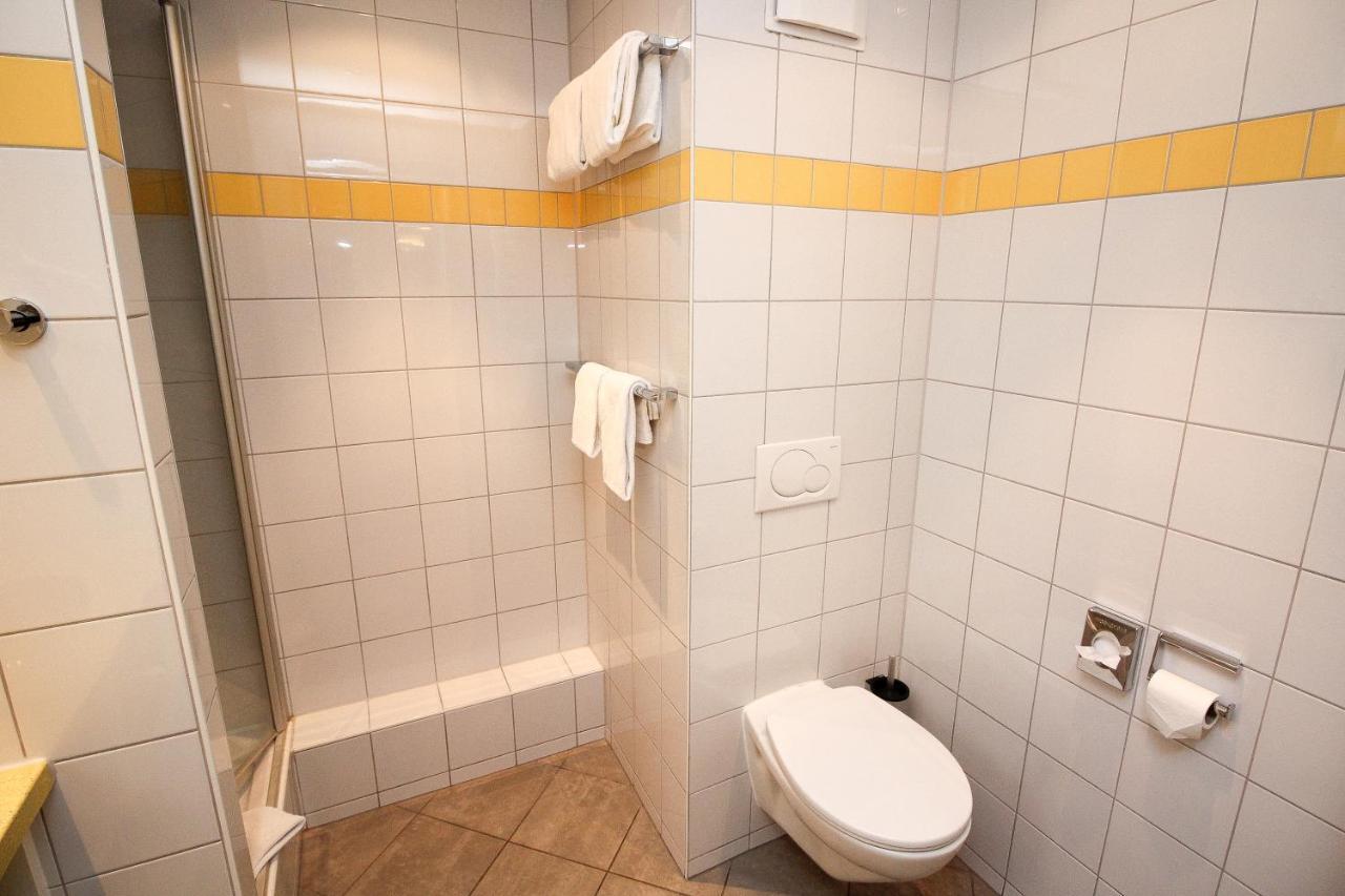 Gastehaus Am Rptc Hotel München Buitenkant foto